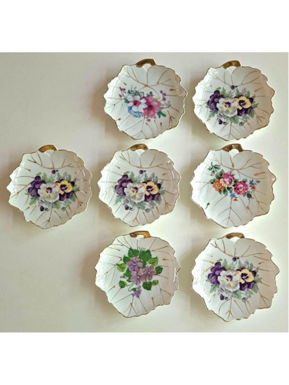 Beautiful Set of 7 Vintage Nasco Porcelain Leaf-Shaped Dishes / Trinket Trays